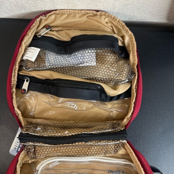 Travelon Quilt Mini Toiletry Travel Bag - Picture 5 of 6